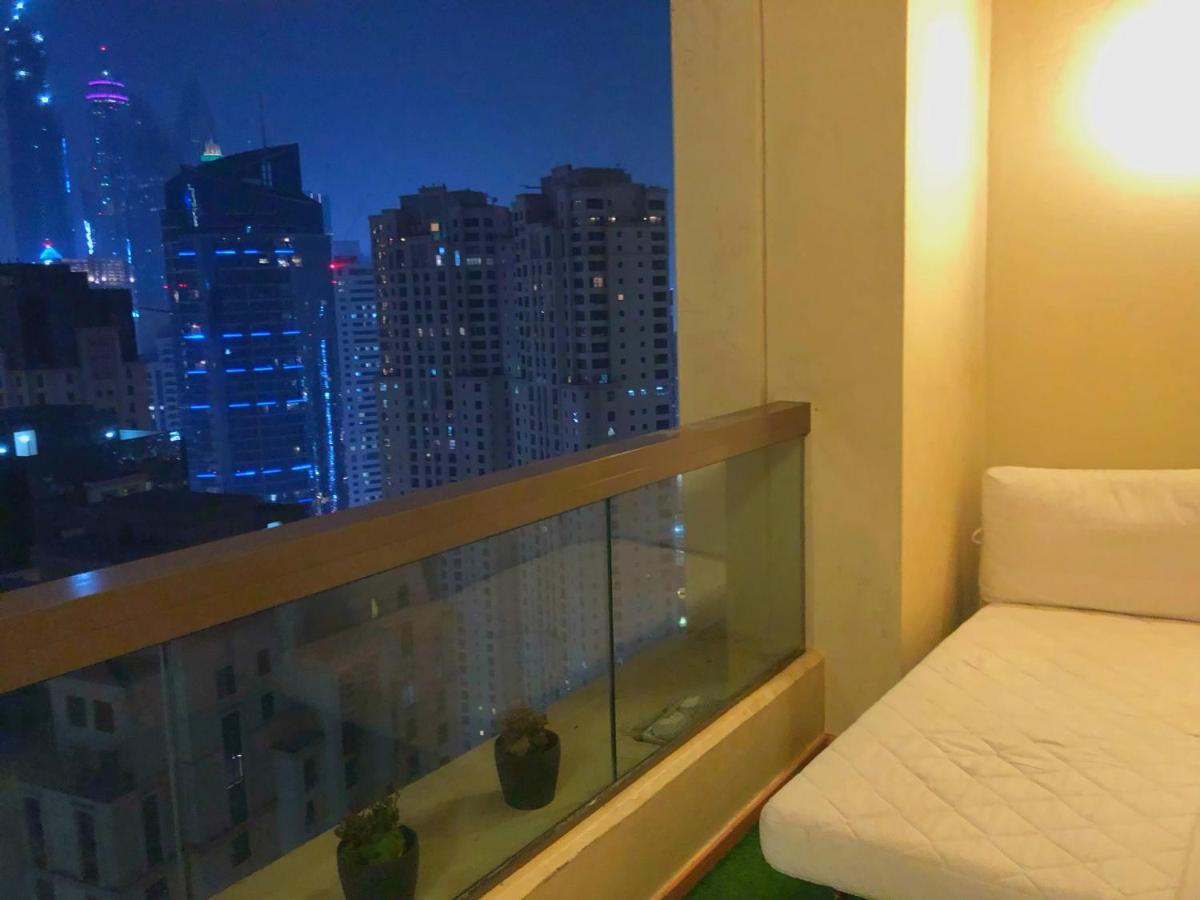 Dubai Eye Vandrarhem Exteriör bild